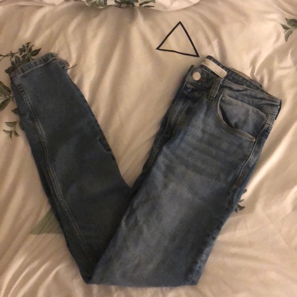 ZARA • high-rise skinny jeans - Picture 2 of 8